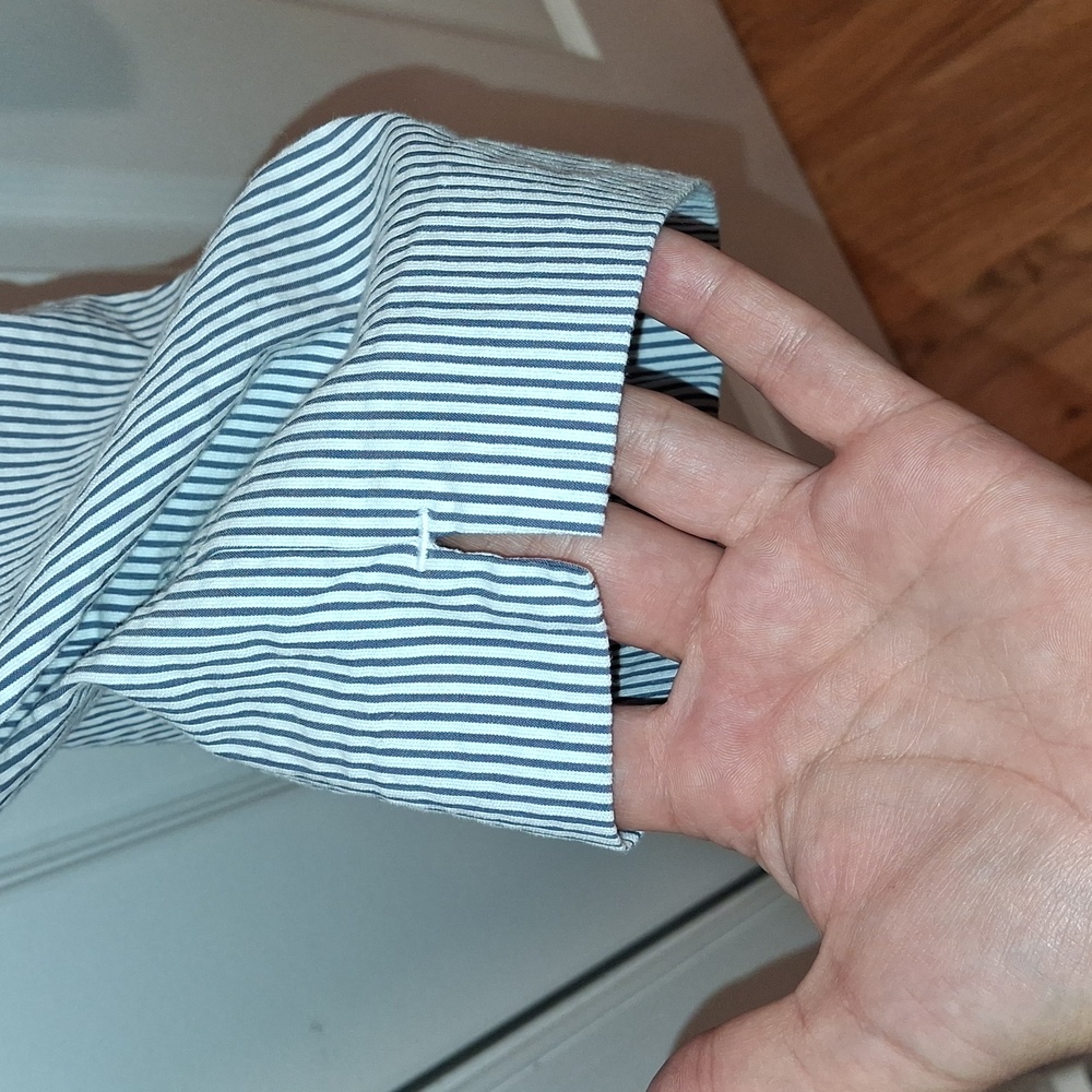 Ann Taylor Navy and White Striped Pants. Size 6p. - Picture 8 of 9